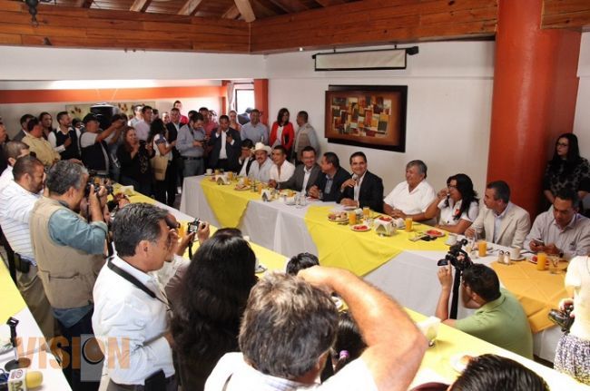 Ofrece Silvano Aureoles diálogo directo y sin intermediarios a los medios de comunicación 