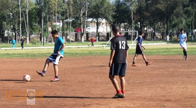 Gobierno municipal alienta formación de futbolistas