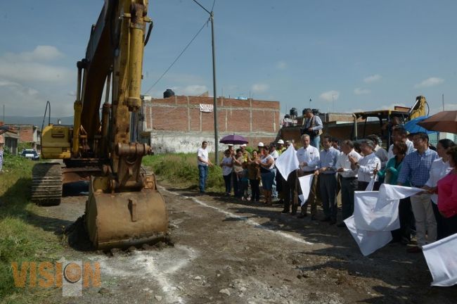 Construyen colector sanitario en Ampliación Jardines de Santiaguito