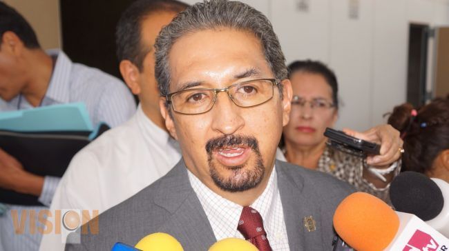 Trabajaré con quien se me indique en un clima de diálogo y respeto: Rector 