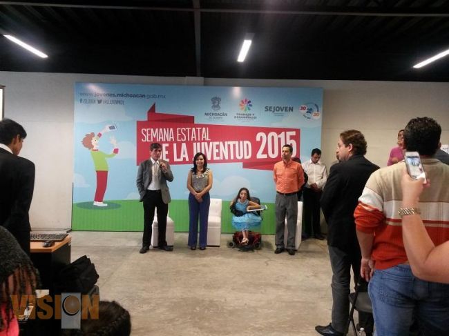 Ofrecen ciclo de conferencias a jóvenes sobre responsabilidad social