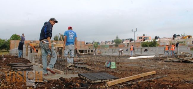 Avanza edificación de alberca semiolímpica en Villa Magna