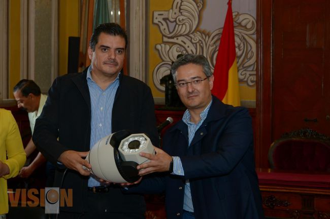 Ayuntamiento moreliano y OXXO firman convenio para instalar cámaras de video vigilancia