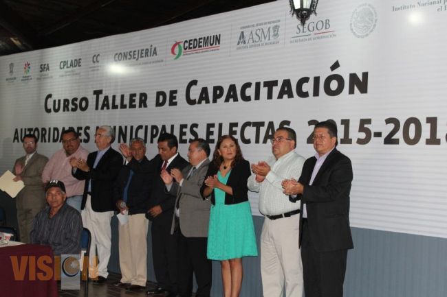 Concluyen curso taller para autoridades municipales electas 2015-2018