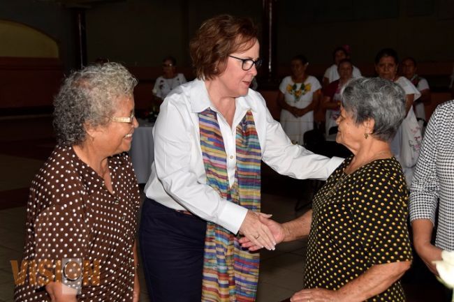 Catherine Ettinger realiza gira de trabajo en Tacámbaro