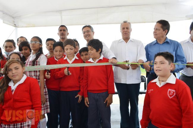 Entrega Salvador Abud avenida metropolitana “Óscar Chávez”