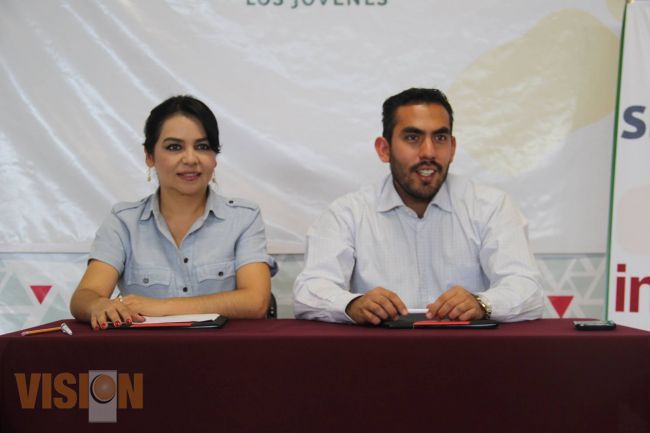 Sejoven continua con la entrega de becas para el Icatmi
