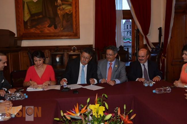Abud Mirabent entrega al Congreso estatal Iniciativa de la Ley de Ingresos‏