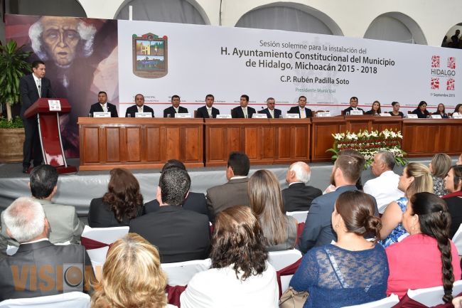 Trabajar de manera tranaprente y en equipo con diputados, encomienda de Alcaldes del PRI