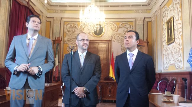 Presentan al asesor 