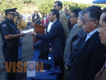 Formar policías con vocación de servicio a la población: AG