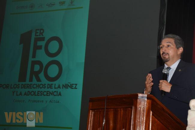 Fincar las bases de la familia para construir mejores ciudadanos: Serna González