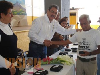 Entregan lentes a internos del Cereso de Uruapan