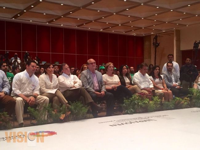 Asiste titular de Sejoven a reunión nacional Municipio y Poder Joven