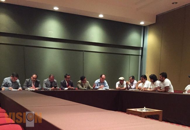 Gobierno del Estado firma acuerdos con sindicatos del sector salud 