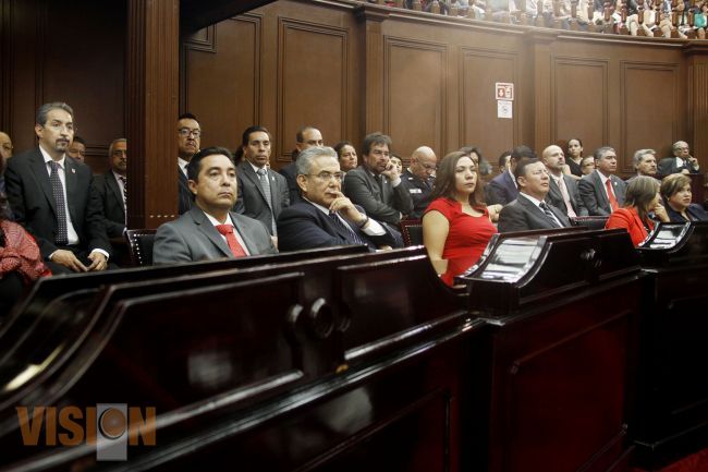 Atestigua rector de la UMSNH apertura del primer año de sesiones de la 73 Legislatura