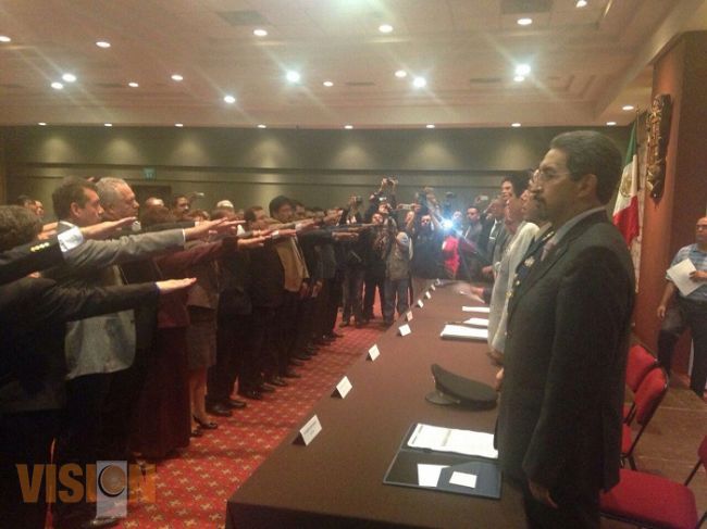 Atestigua el Rector toma de protesta de la directiva del Foro Nacional de Profesionistas
