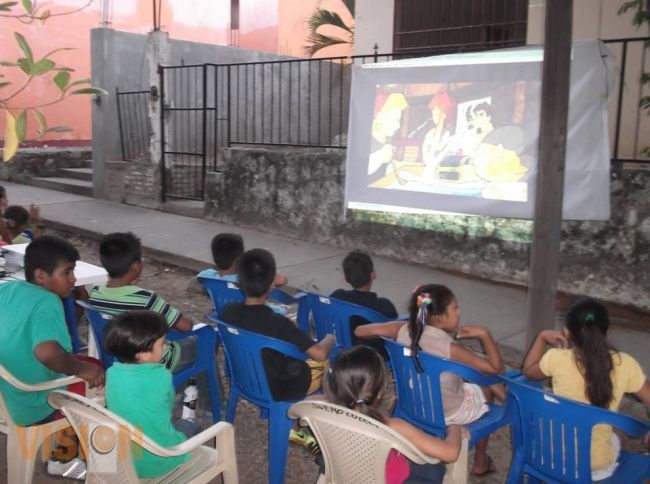 Realizan La Tercera Muestra Internacional de Cine Michoacano en la Costa