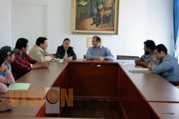 Gobierno de Hidalgo atiende a profesores de la Sección XVIII