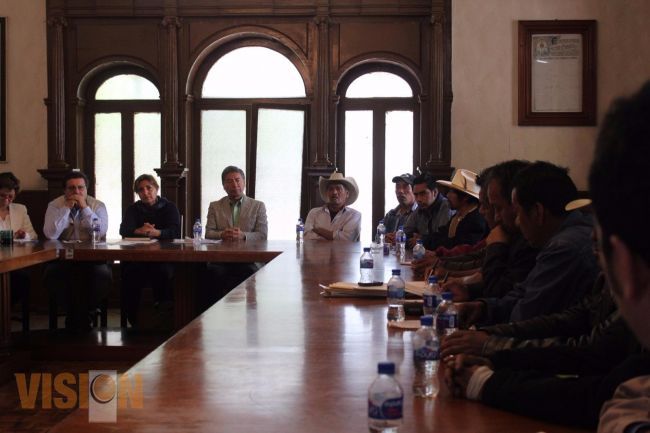 Atiende Segob demandas de la comunidad indígena de Pichátaro