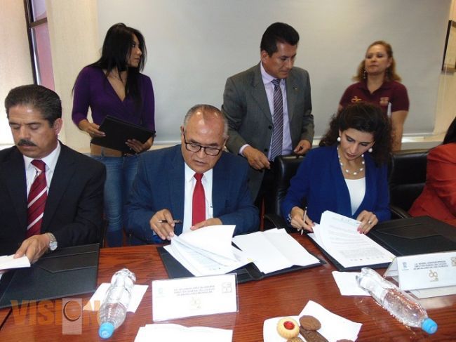 Dona Michoacán a Colegios de Bachilleres de México y Zacatecas sistemas tecnológicos