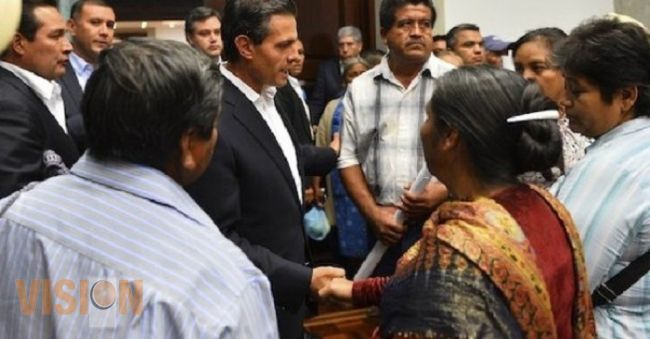 Presenta Peña Nieto sus 6 compromisos con padres de estudiantes de Ayotzinapa 