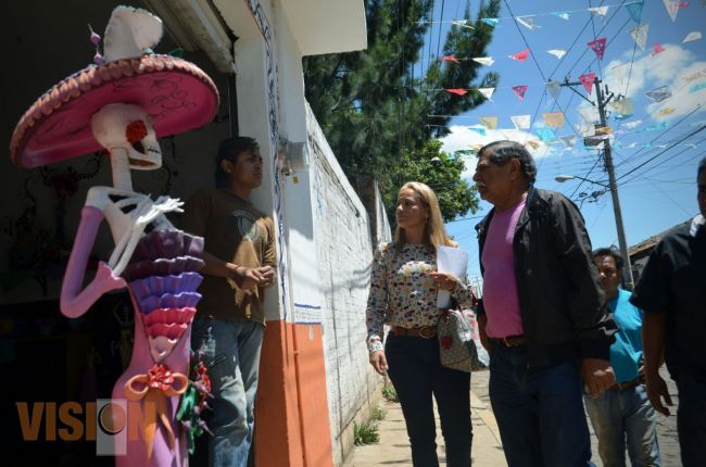 Afina Ayuntamiento de Morelia detalles de Feria Artesanal de la Catrina en Capula 