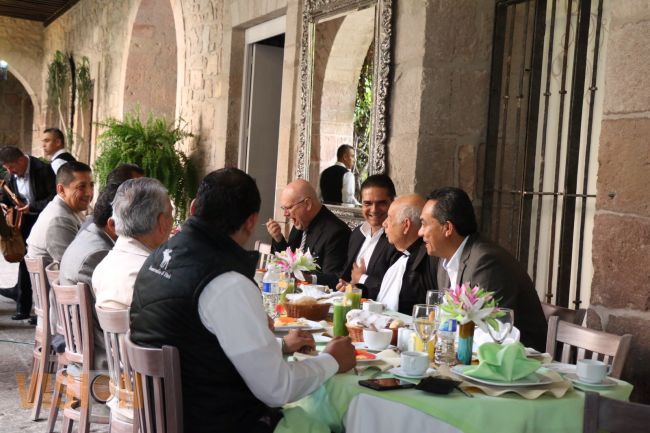 Silvano Aureoles Conejo sostiene encuentro con el Consejo Interreligioso