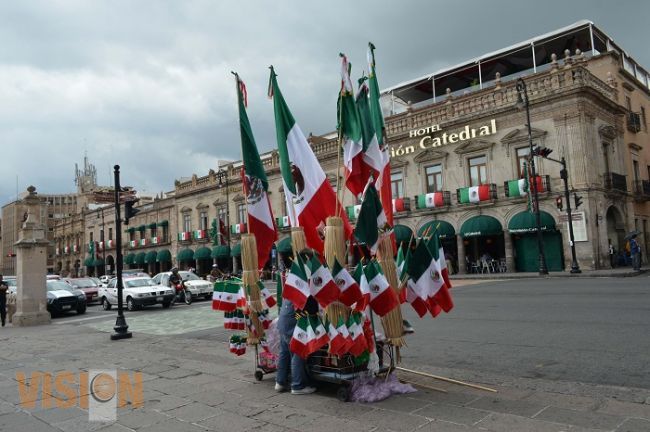 Regula Ayuntamiento de Morelia comercio semifijo y ambulante durante festejos del 30 de Septiembre