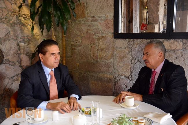 A horas de tomar protesta, Silvano Aureoles se reúne con Agustín Trujillo
