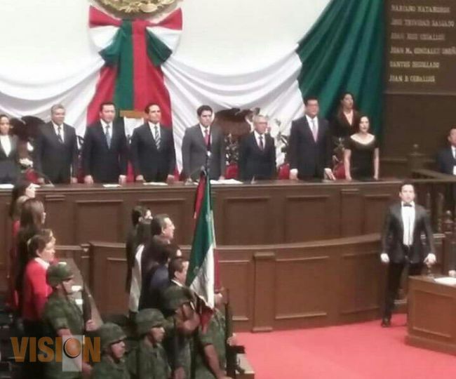 Inicia toma de protesta de Silvano Aureoles 