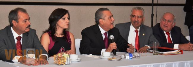 No hay solicitud de expulsión para sacar a Fausto Vallejo del PRI: Beltrones