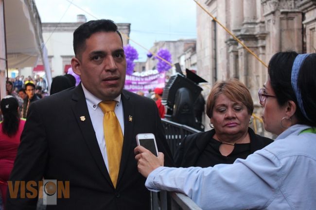 Celebra Regidor Osvaldo Ruiz la cancelación del puente vehicular sobre las vías del tren