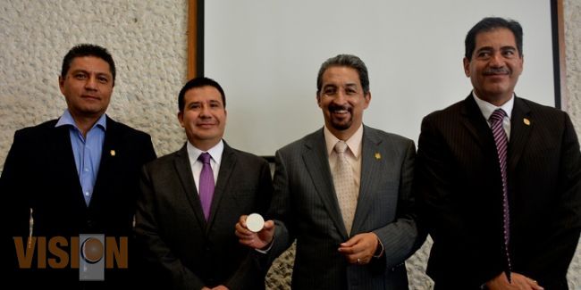 Logra investigador nicolaita patente de Geopolímero antibacterial