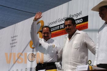 Presentó Leonel Godoy Rangel su Tercer Informe de Gobierno ante los habitantes de Huetamo