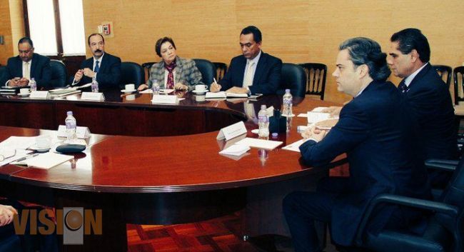 Asiste Silvano Aureoles a reunión con Aurelio Nuño, acuerdan impulsar Reforma Educativa 