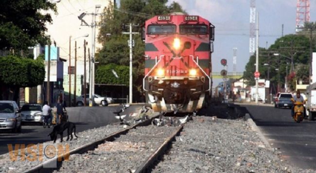 Atiende Gobierno del Estado a familiares de niño accidentado en las vías del tren