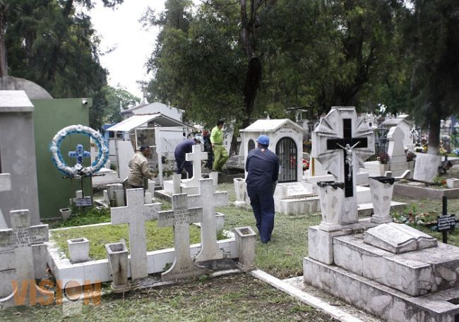 Se prepara Panteón Municipal para recibir a visitantes en el mes de noviembre