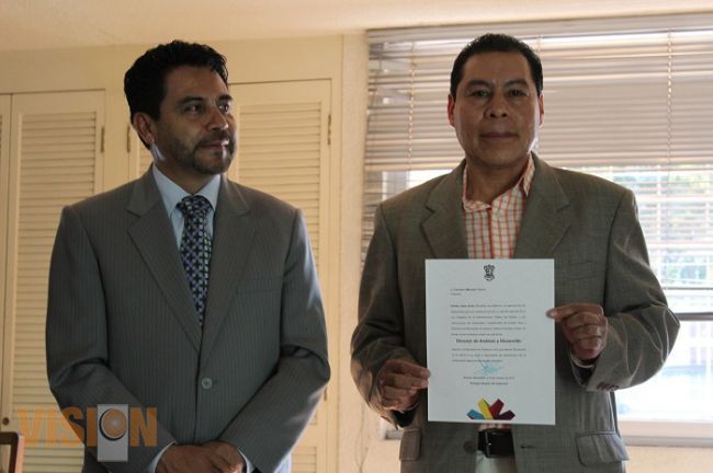 Entregan nombramiento a los nuevos directores de Relación con Organizaciones