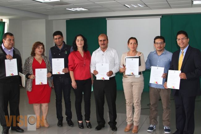 Miriam Tinoco otorga nombramientos a siete nuevos funcionarios de Sepsol‏