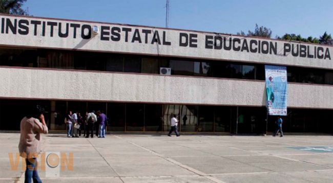 Ya comenzó IEEPO a dar de baja a maestros que no presentaron evaluación 