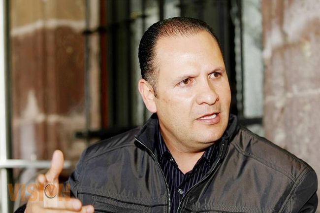 Denuncia Mauricio Prieto de represor  de los  ciudadanos a munícipe de Charo Ramón Hernández