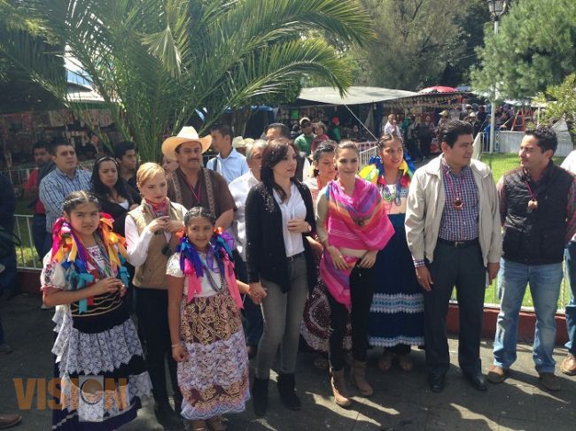 Legisladores del PRI, presentes en el Concurso de Zacán‏