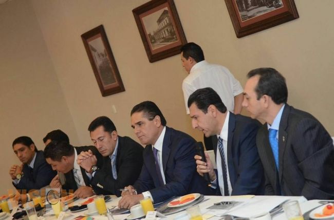 Uruapan, será primera en certificarse como Ciudad Segura: Aureoles Conejo