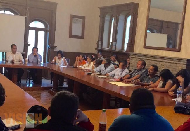 Adrián López pidió a los normalistas que cesen los bloqueos en la entidad 