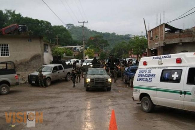 Instalan albergues temporales en Aquila y Coahuayana.