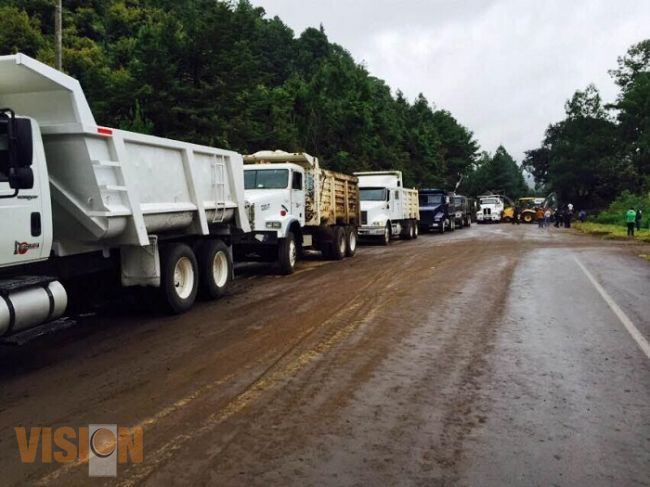 Con acciones de respuesta de SCOP, abren circulación en la carretera Uruapan – Los Reyes
