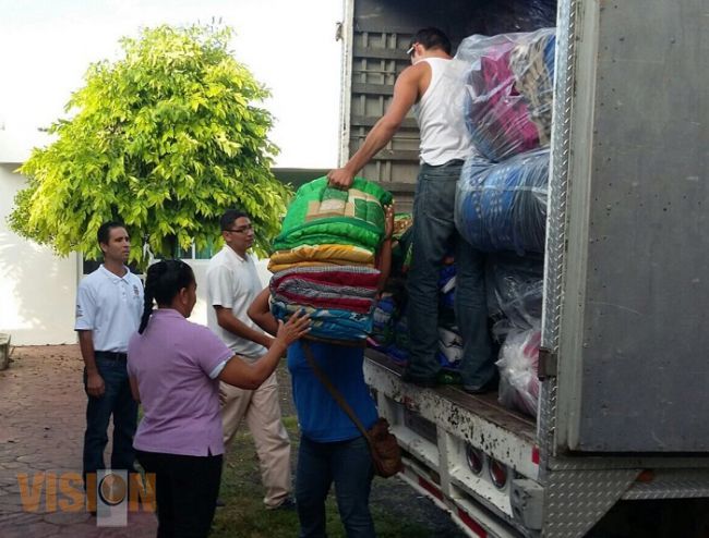 La Sepsol entrega cobijas y colchonetas a familias michoacanas afectadas‏ 