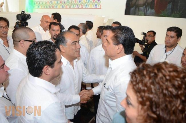 Acompaña Silvano Aureoles a Héctor Astudillo en su toma de posesión del Gobierno de Guerrero‏ 