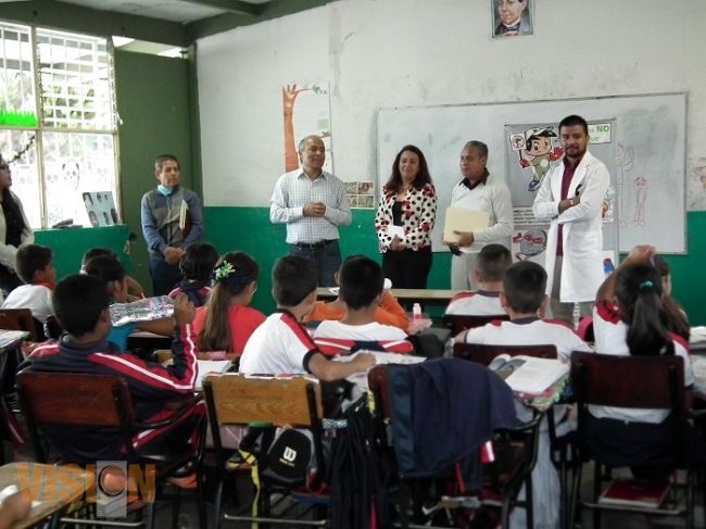 La Semigrante acerca información y servicios a habitantes de Queréndaro 